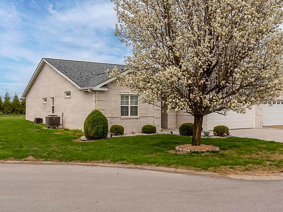 4th image of 659 Lake Harbor Dr