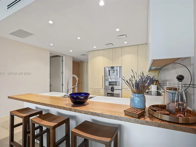 15701 Collins Ave #2103 — Photo 7
