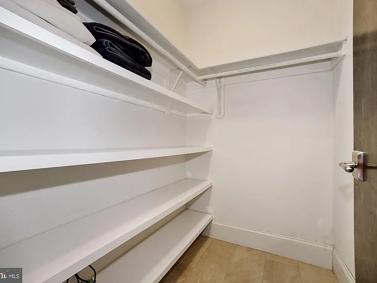 2298 Champlain St NW #B — Photo 30