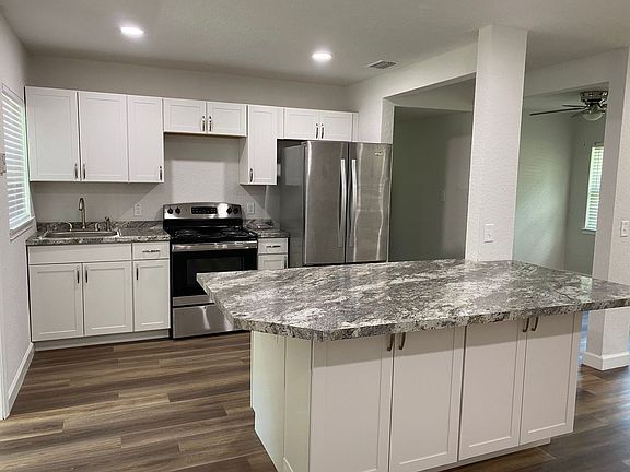 4th image of 1235 NE 17th Ave