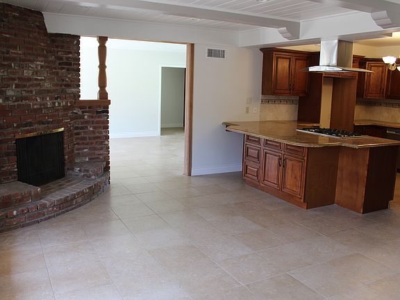 5th image of 380 San Juan Pl