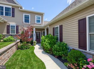 607 Blue Spruce Dr, Lititz, PA 17543