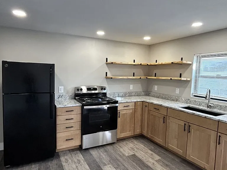 508 S Joplin St — Photo 3