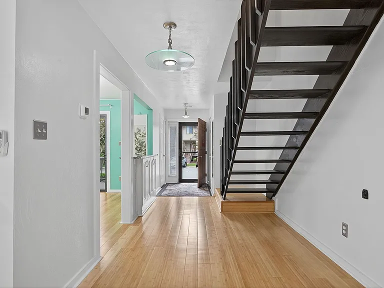 119 Inland View Dr — Photo 3