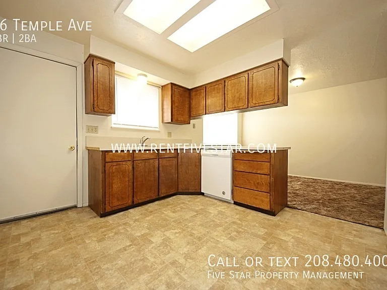 36 Temple Ave — Photo 9