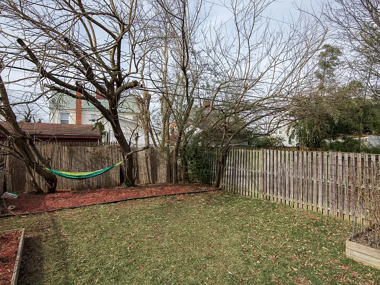 212 S Courthouse Rd — Photo 9