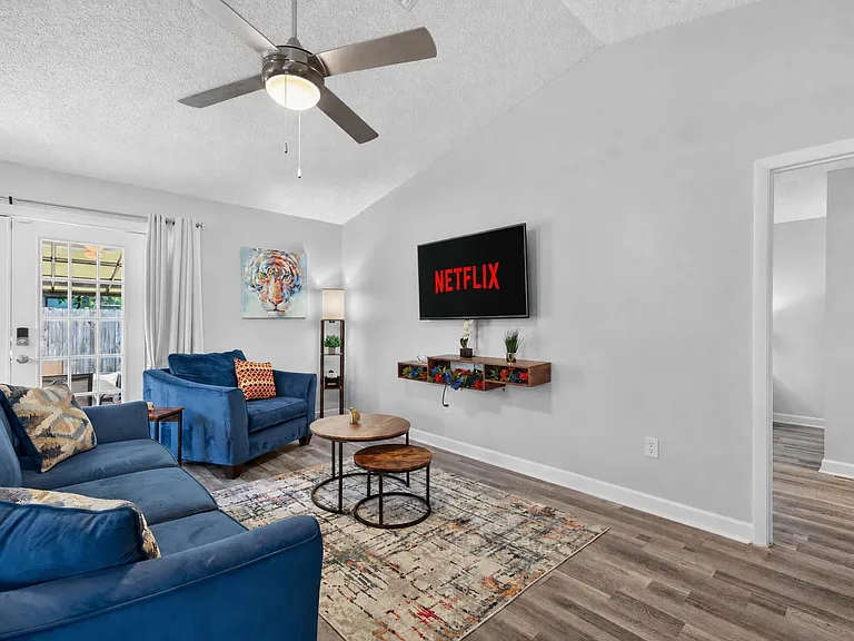 3349 Green St — Photo 12