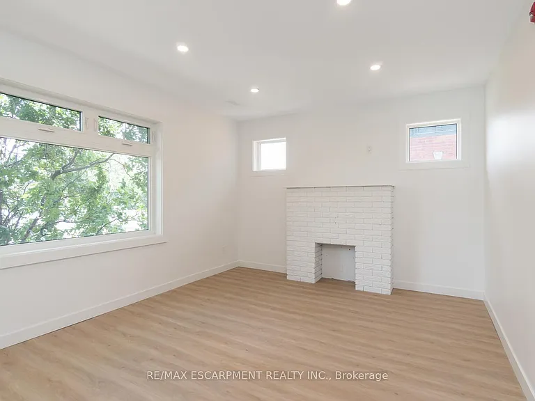 127 Victoria Ave S #6 — Photo 18