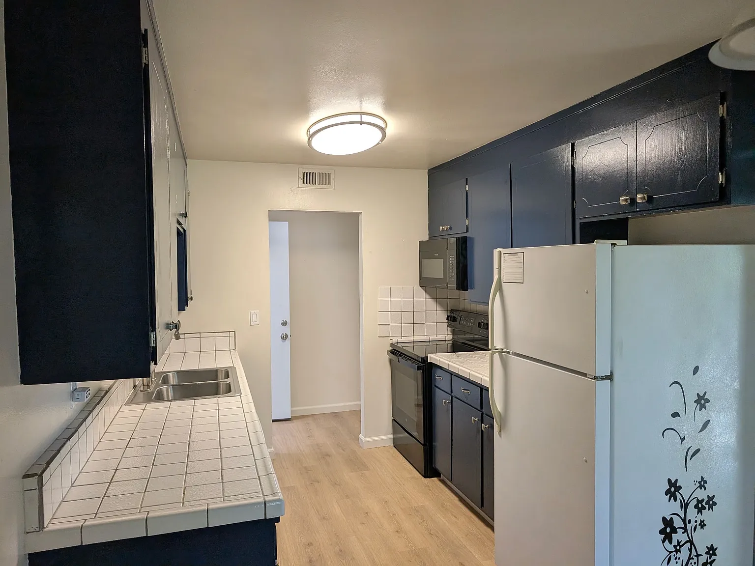 2 bed, 900 sqft, $2,900 — Photo 1