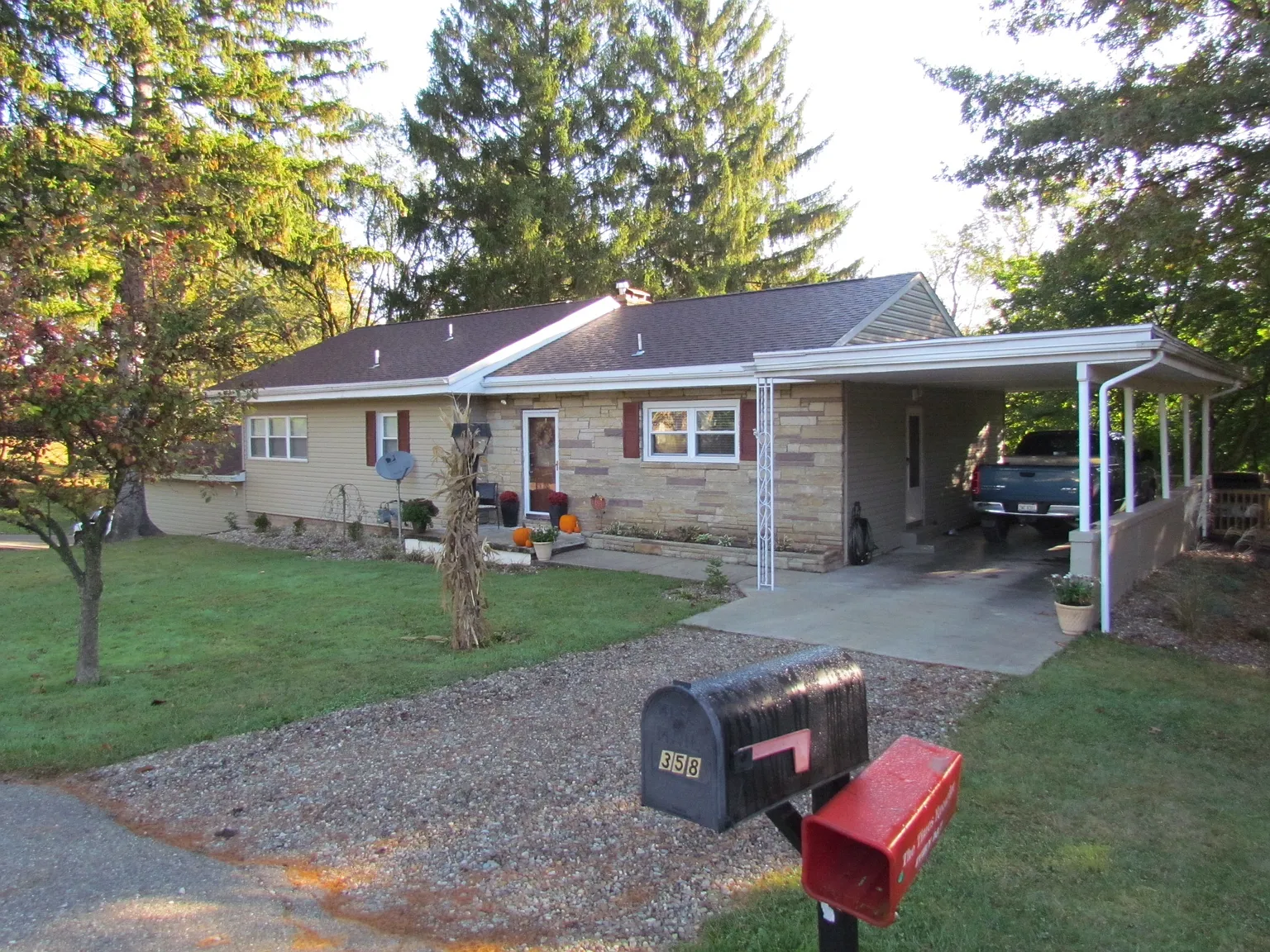 358 Broadview Ave photo 1