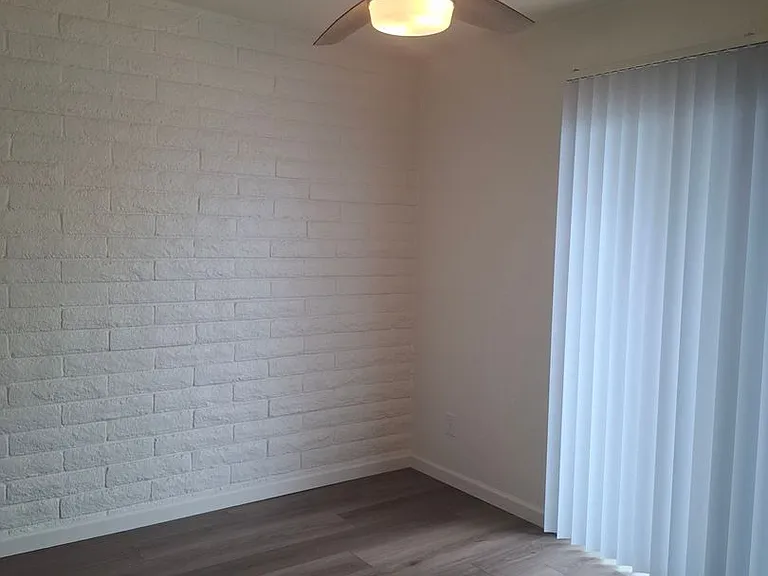Taylor Heights Apartments — Photo 19
