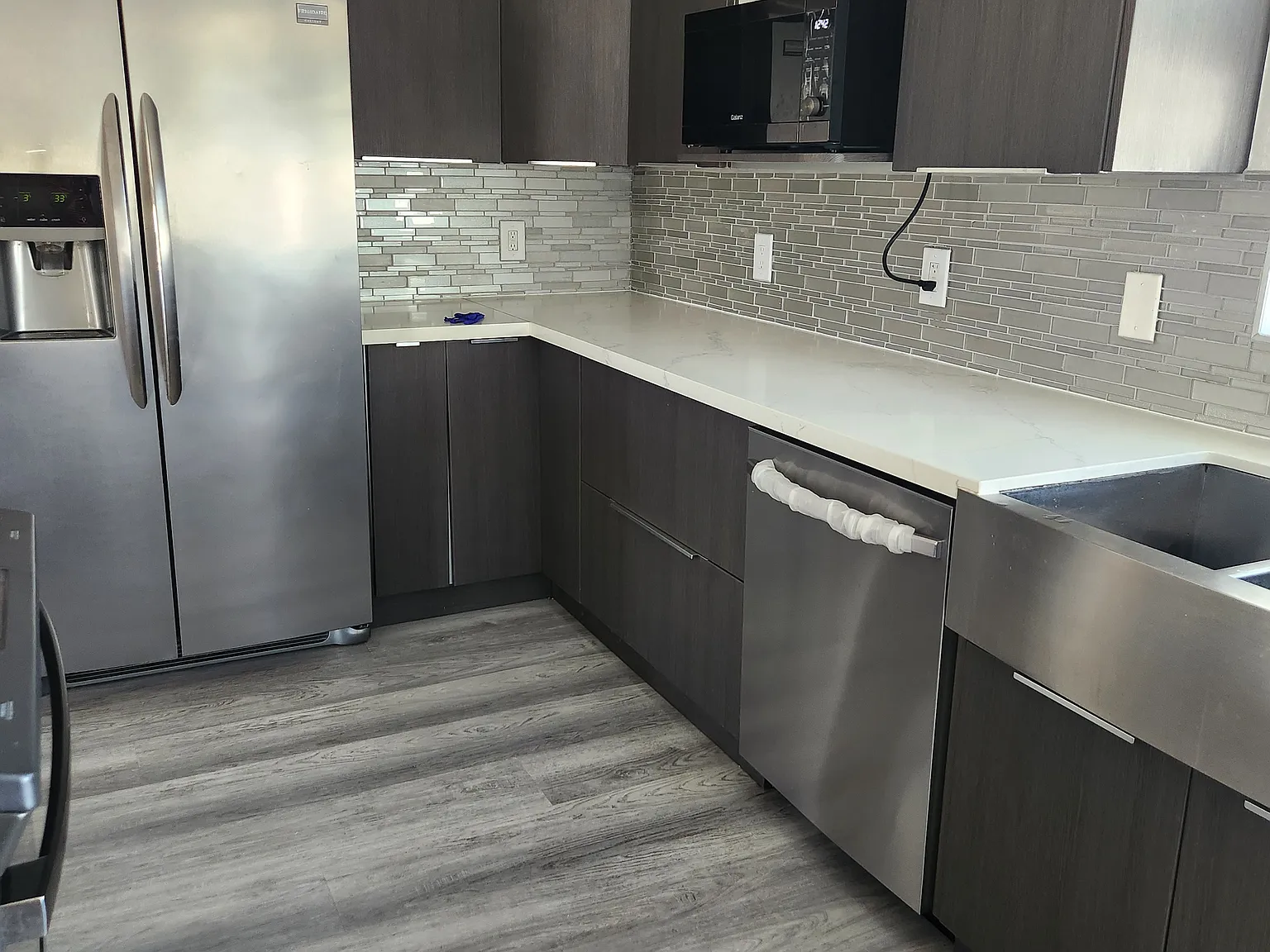 3 bed, 1975 sqft, $4,426 — Photo 4