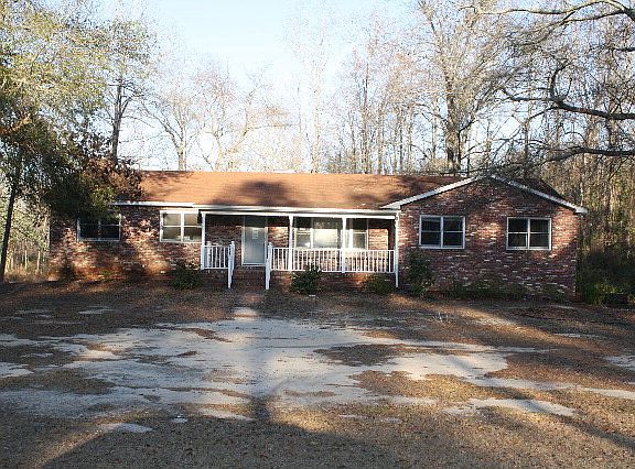 2nd image of 2019 Lee Road 241