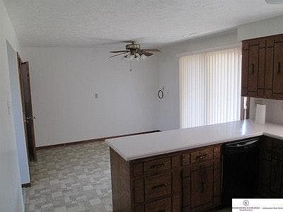 5th image of 211 W Glenmore Dr