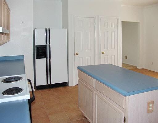5th image of 215 KAMPMANN AVE #0