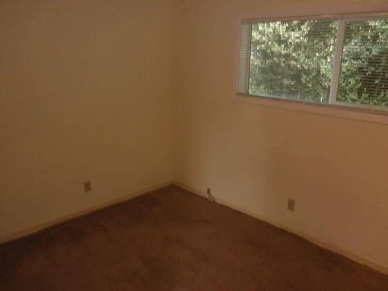 1481 Hines St SE — Photo 12