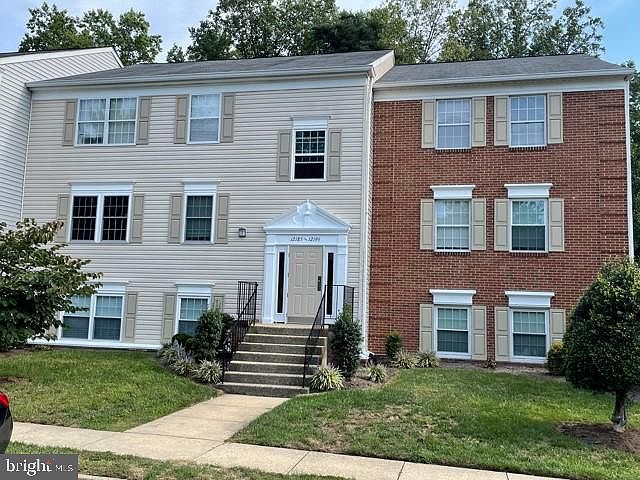 1st image of 12189 Chaucer Ln #12189