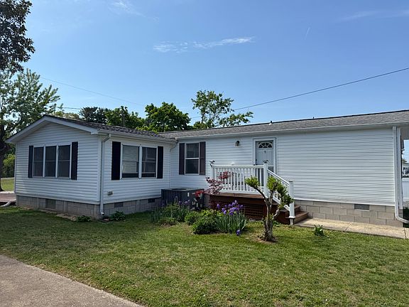 4th image of 18017 Howard Dr