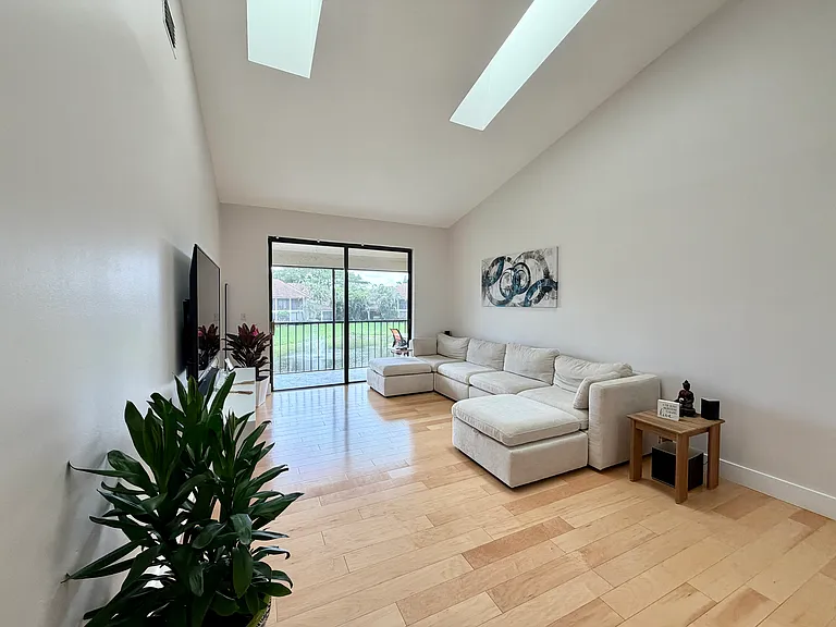 7935 La Mirada Dr — Photo 21