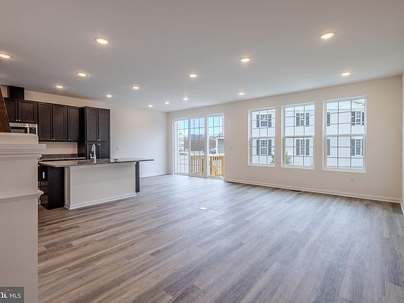 5th image of 213 Harley Ln