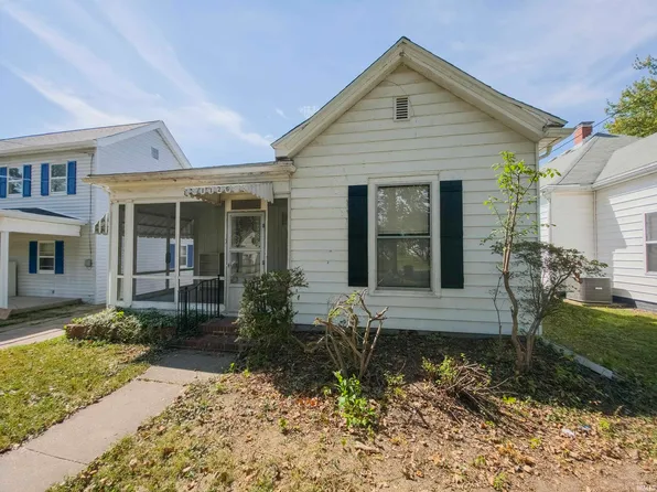 1126 N Mulberry St, Mount Carmel, IL 62863