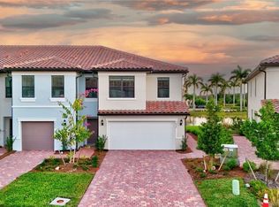 1424 Weeping Willow Ct, Cape Coral, FL 33909