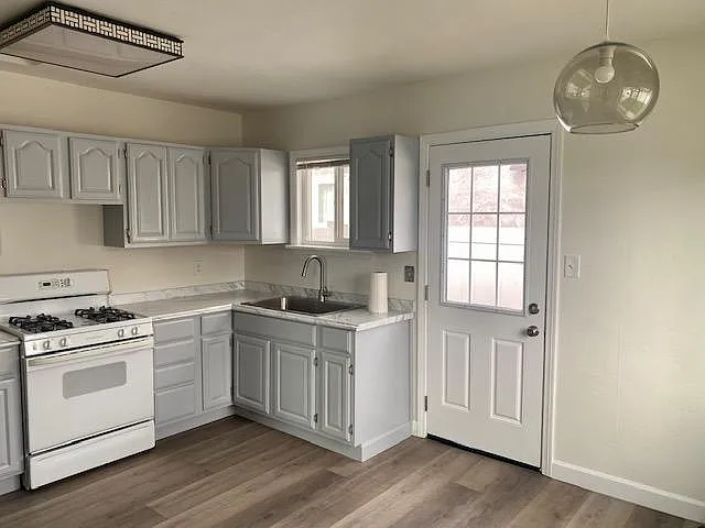 1440 Fern Ave — Photo 6
