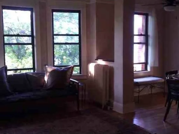 1194 W Sherwin Ave #2L, Chicago, IL 60626