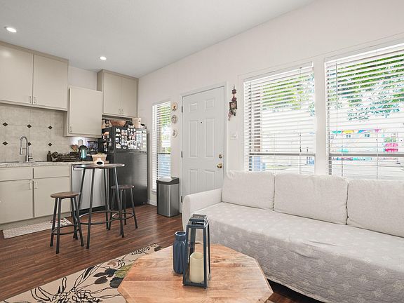 2nd image of 3000 Guadalupe St APT 102