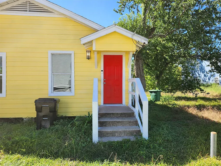 2706 Berry St #B — Photo 9