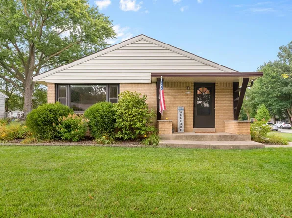 4506 North 104th STREET, Wauwatosa, WI 53225
