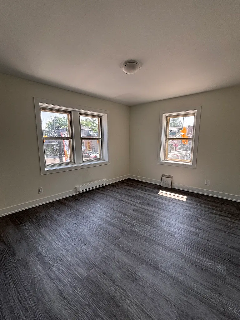 2 bed, 850 sqft, $2,200 — Photo 3