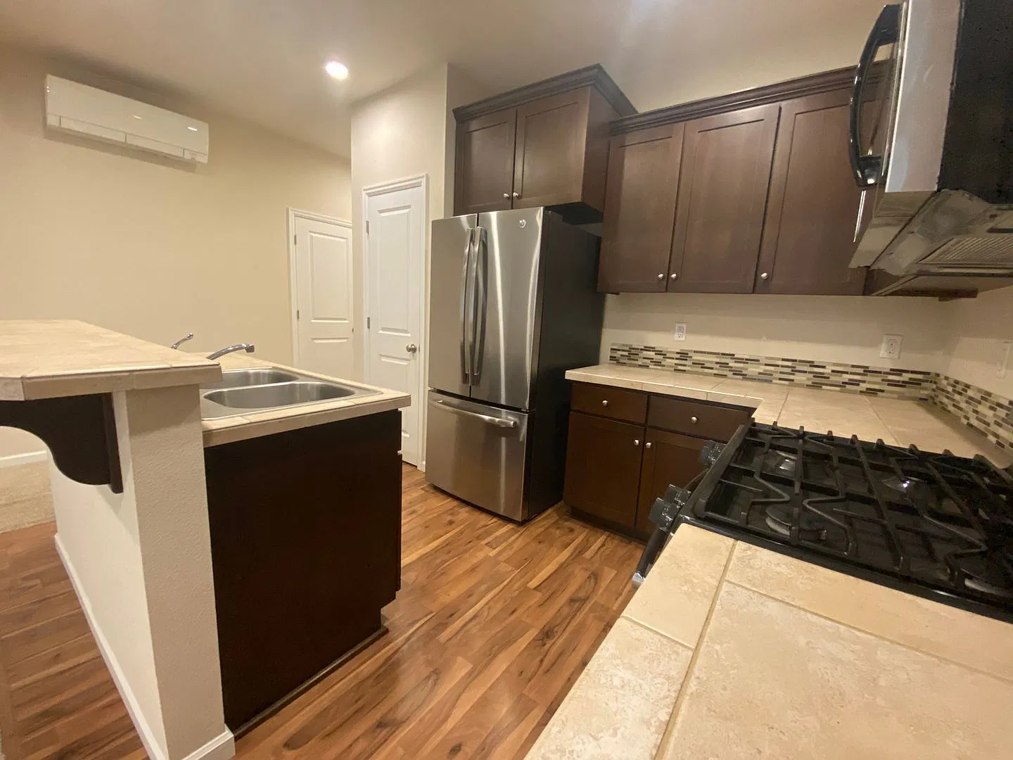 3 Bedroom Sherwood Townhome in Cedar Brook Neighborhood! — Photo 3