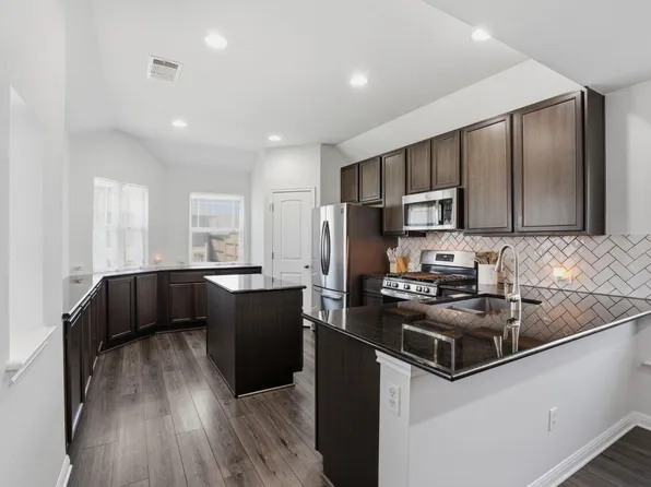 100 Arabian Colt Dr, Georgetown, TX 78626
