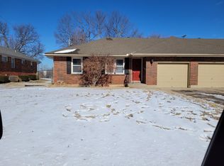 911 NW Mock Ave, Blue Springs, MO 64015