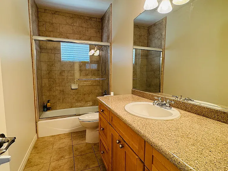 45 Genoa St #B — Photo 2