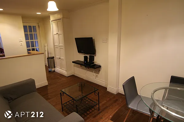 Rented by APT212 INC | media 16