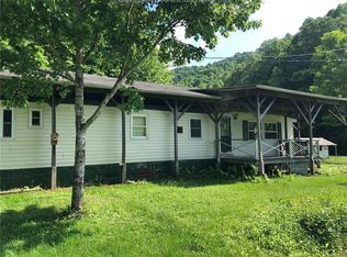 95 Dog Fork Rd, Chapmanville, WV 25508