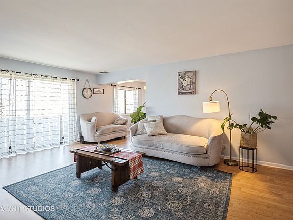 3rd image of 4000 Bayside Dr Unit 204