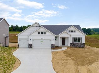 7476 Macview Dr #16, Zeeland, MI 49464