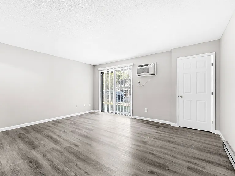 Walnut Woods Apartments — Photo 44