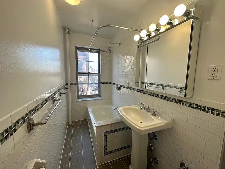 23 Barrow St #5-C — Photo 31