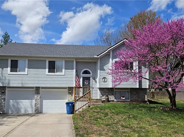 1832 Mourning Dove Dr, Liberty, MO 64068