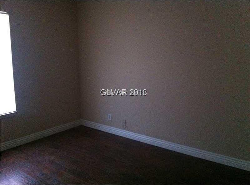 2nd image of 4588 Drake Cir