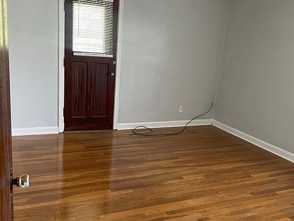3rd image of 3511 Boudinot Ave #1