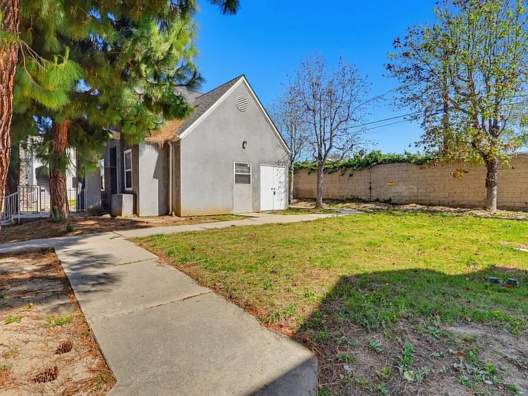11208 S Western Ave — Photo 24