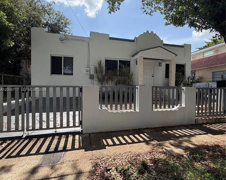 328 SW 15th Ave