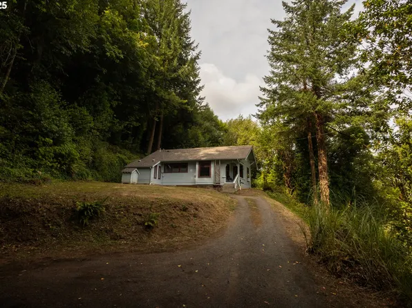 95389 Haynes Way Ln, North Bend, OR 97459