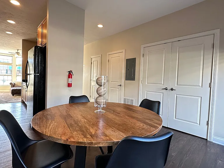360 S Washington St — Photo 18