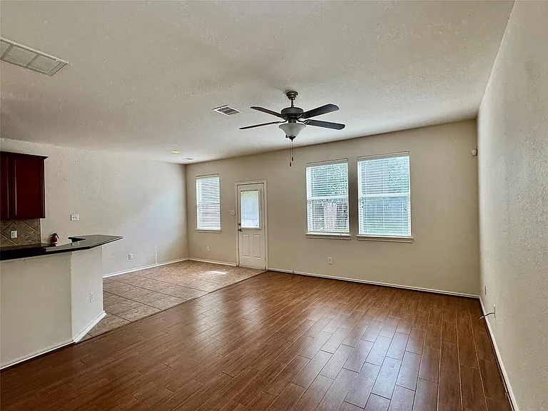 6407 Densberry Ln — Photo 4